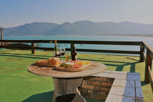 Belle maison avec 4 chambres avec vue sur la mer à quelques mètres du sable