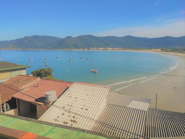 Plage, chaises longues
