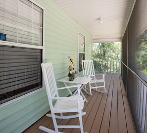 Terrace/patio - Spectacular Waterfront Home!! W/Pool, Dock, Kayaks,Canoe,Bikes! Quick to Gulf (Homosassa)