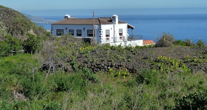Rural house Isla la Palma Canarias, trekking, volcanoes, beach, tranquility, 8pax