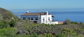 Rural house Isla la Palma Canarias, trekking, volcanoes, beach, tranquility, 8pax