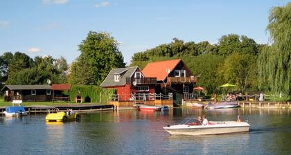 Talo 80sqm WFL, 400sqm Alleingrounds McPom Neukalen klo Kummerower See