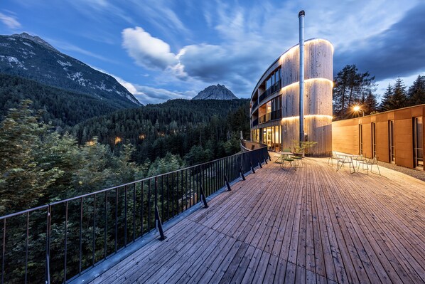 Exterior - Hotel Arnica Scuol - Adults only (Scuol)