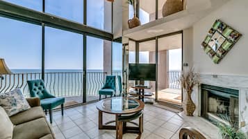 Smart-TV, Kamin, DVD-Player