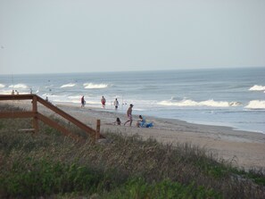 Beach nearby, sun loungers - Fun in the Sun @ Ormond Beach, walk to the beach! (Ormond Beach)