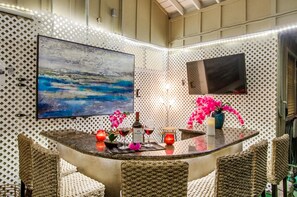 Bar (en la propiedad)