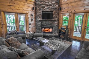 Smart TV, fireplace, DVD player, ping pong