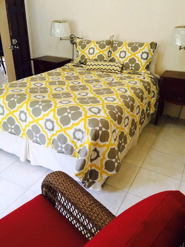 2 dormitorios, tabla de planchar con plancha, wifi gratis y ropa de cama