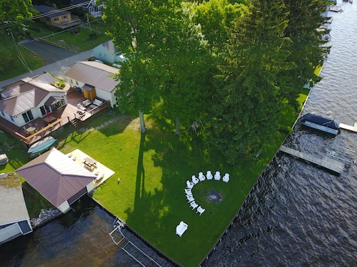 The Bunkalow Lakefront Compound w Lifts for your Speed Boat & Tritoon