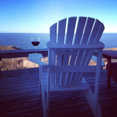 Cottage Oceanfront Au bord de la Terre, Saint-Jean 