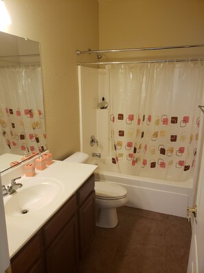 Bathroom - Beautiful Home in AZ (Buckeye)