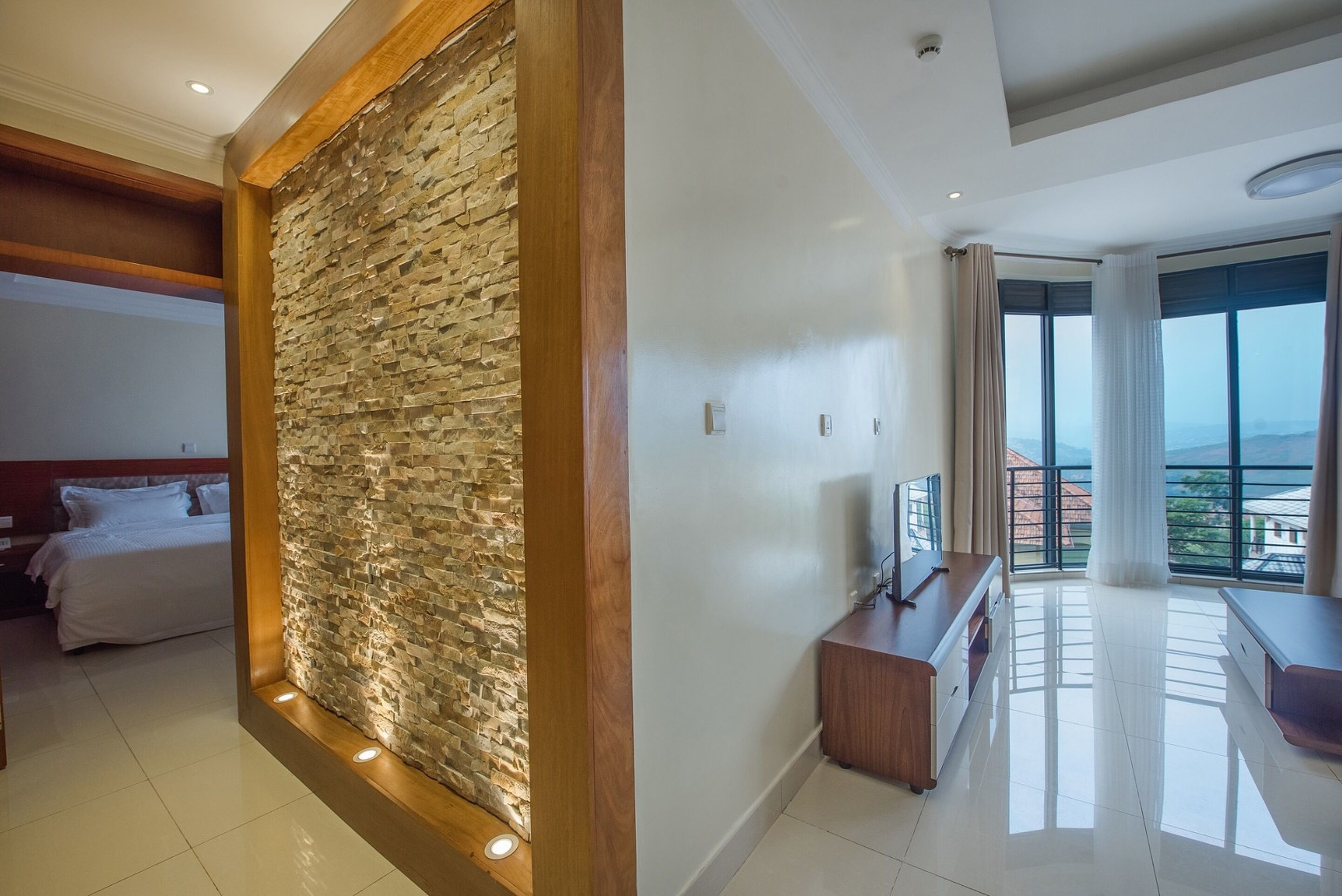 Escrivaninha, espaço de trabalho para notebook, Wi-Fi de cortesia