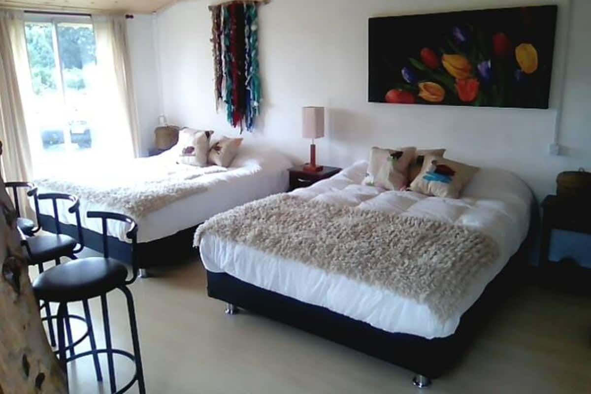 Chambre double, 2 lits doubles, non-fumeur, salle de bain privée | Bureau, accès au Wi-Fi (inclus), literie fournie