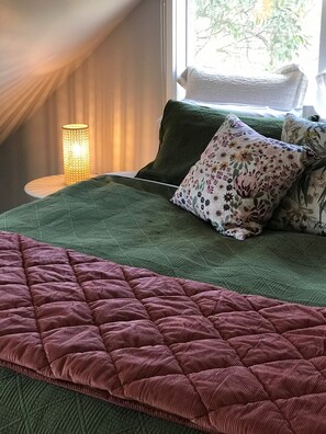 3 bedrooms, iron/ironing board, travel crib, free WiFi - Snow Brainer-dog friendly (Dinner Plain)