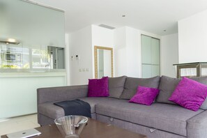 Smart TV - LIGHT AND DESIGN IN THE EXCLUSIVE AND RELAXED AREA OF EL PALMMAR, SOUTH TENERIFE (Arona)