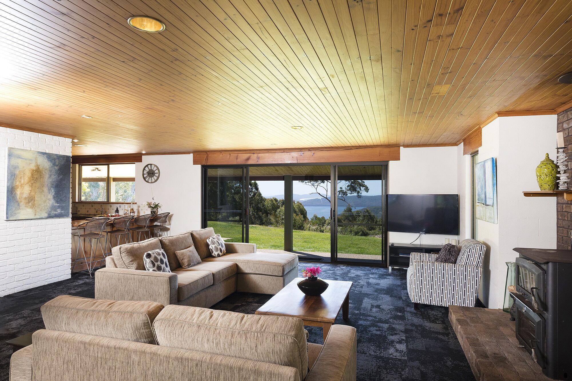 スマートテレビ、暖炉