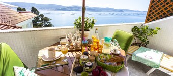 Balkon von Rias Baixas - Paarurlaub + Pool | Beach Apartment in Pontevedra