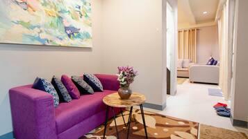 TV, fireplace, stereo