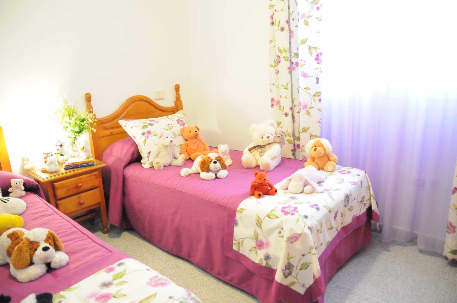 2 slaapkamers, een strijkplank/strijkijzer, reisbedje, gratis wifi