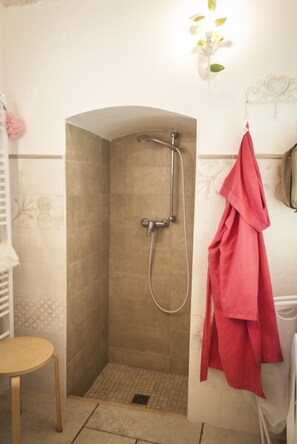 Shower, hair dryer, towels, soap - Small estate Le Contini (Ceglie Messapica)