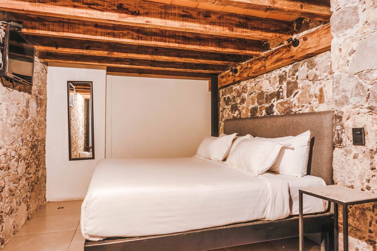 1 chambre, literie de qualité supérieure, couette en duvet d'oie, bureau