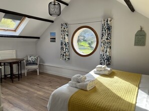 3 bedrooms, blackout curtains, iron/ironing board, travel cot
