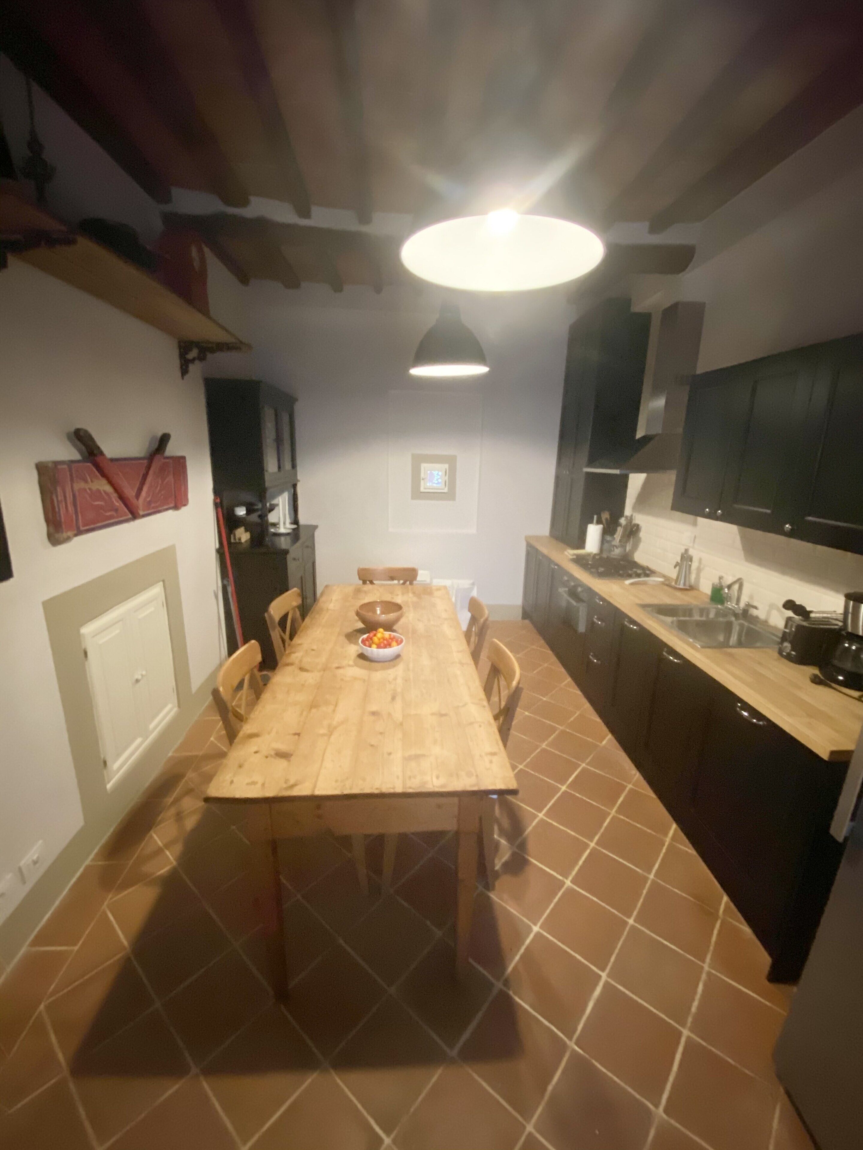 Frigorifero, forno, piano cottura, lavastoviglie