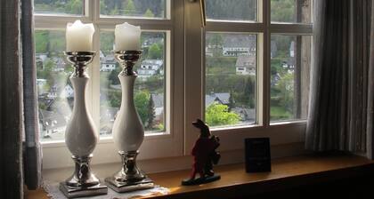 Familienfreundliche, großzügige Ferienwohnung mit Aussicht