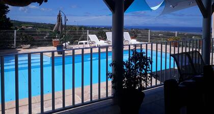 MARIGOT, bottom of villa with private pool, quiet, panoramic view.