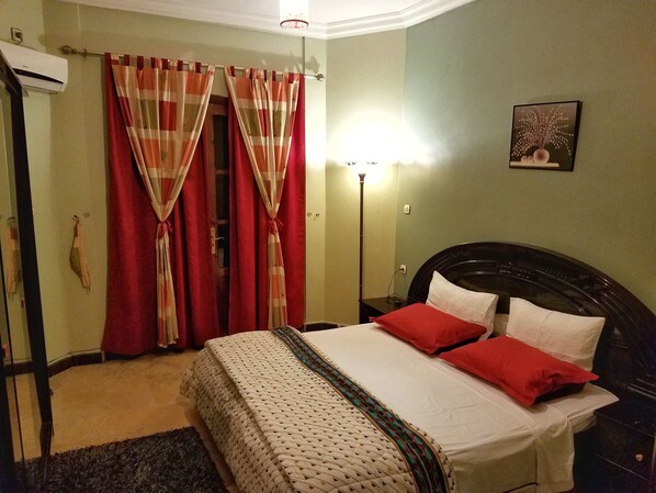 2 slaapkamers, een strijkplank/strijkijzer, wifi