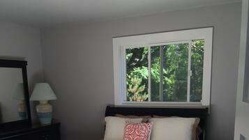 4 bedrooms, free WiFi, bed sheets