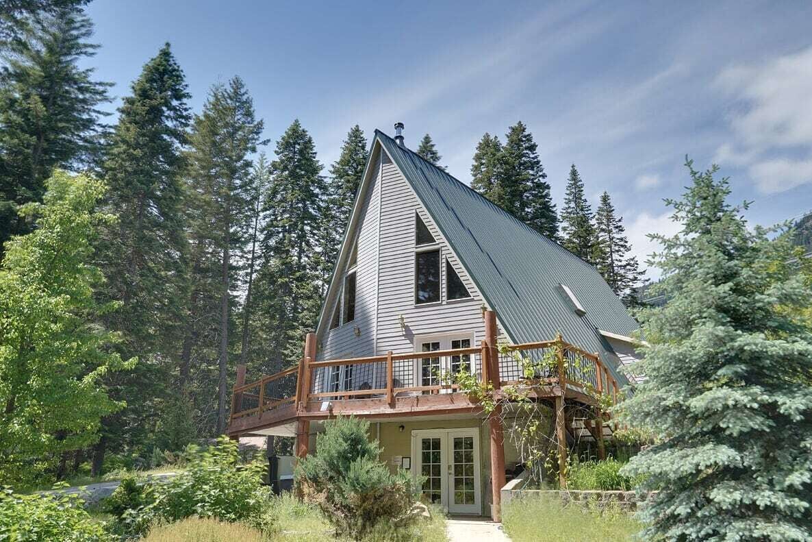 Beautiful Mountain Escape!- Spacious-Hot Tub/Hiking/Game Rooms-Near Leavenworth 