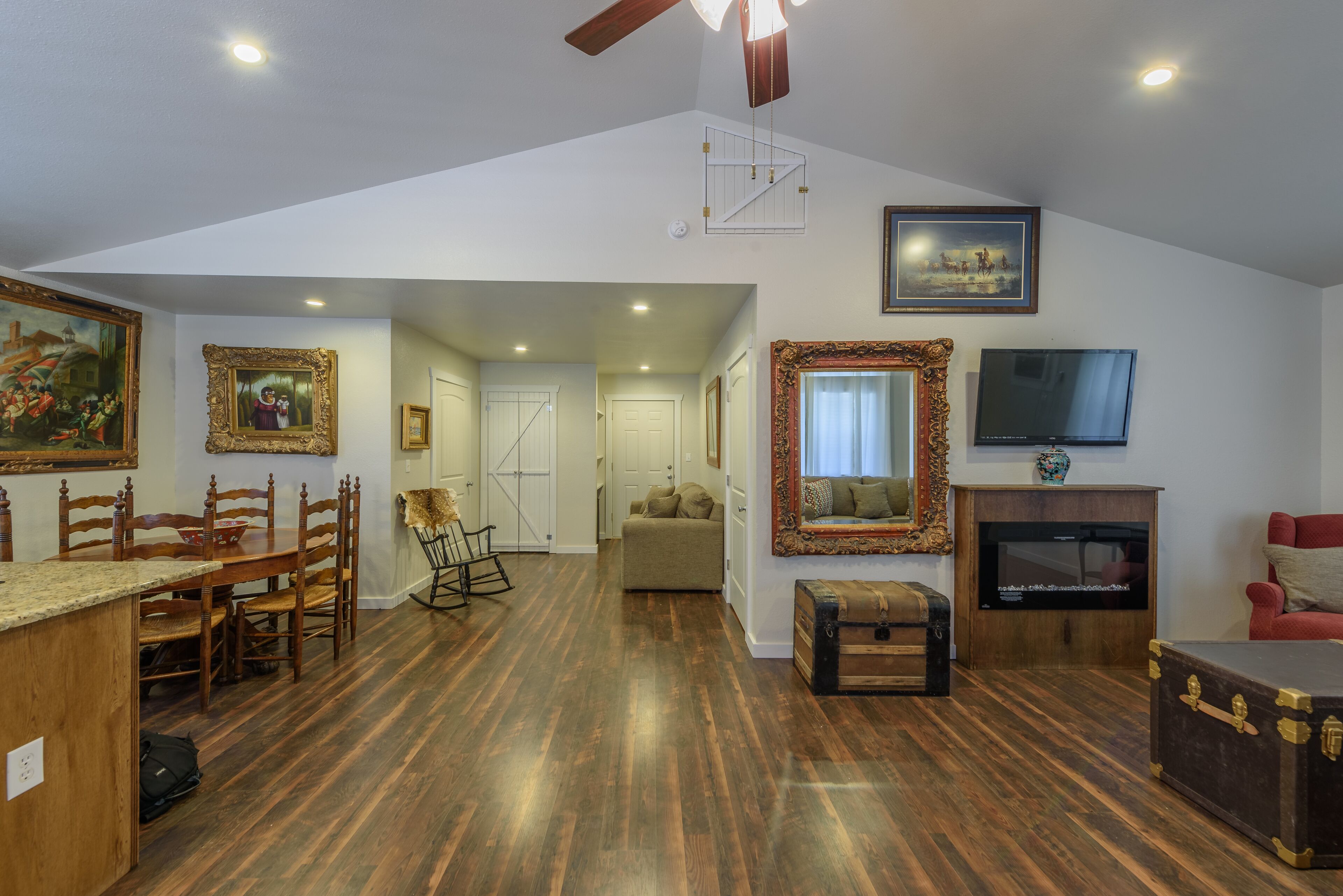 Smart TV, fireplace, DVD player, books