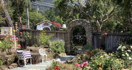 GATED, PRIVATE, ONE ACRE BY THE SEA 4 Bedroom / 3 Bath