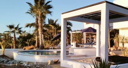 Cozy lounge with pool and atmosphere
