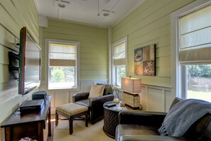 Smart TV, DVD player, stereo