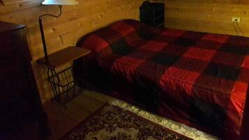 3 bedrooms, desk, internet