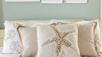 2 habitaciones, tabla de planchar con plancha y cuna de viaje