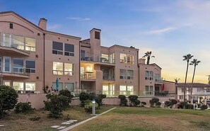 Exterior - Outdoor Retreat with Panoramic Ocean Vistas, Sunrises, and Sunsets. (Imperial Beach)
