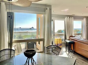 Smart TV, fireplace, table football