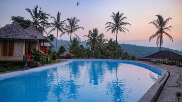 Kolam renang outdoor