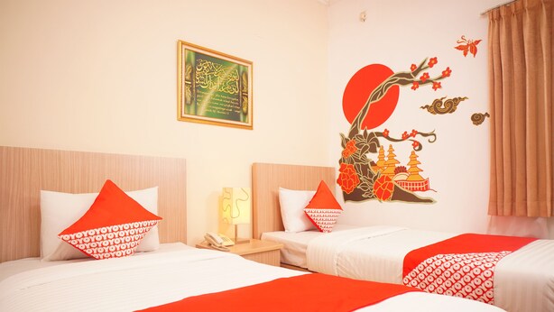 Standard Twin Room - Capital O 142 Hotel Al Furqon Syariah (Palembang)