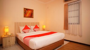 Standard Double Room - Capital O 142 Hotel Al Furqon Syariah (Palembang)