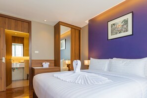 2-Bedroom Suite | Minibar, in-room safe, desk, soundproofing - Amp Am House Hotel (Bangkok)