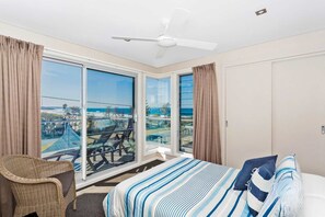 5 bedrooms, bed sheets