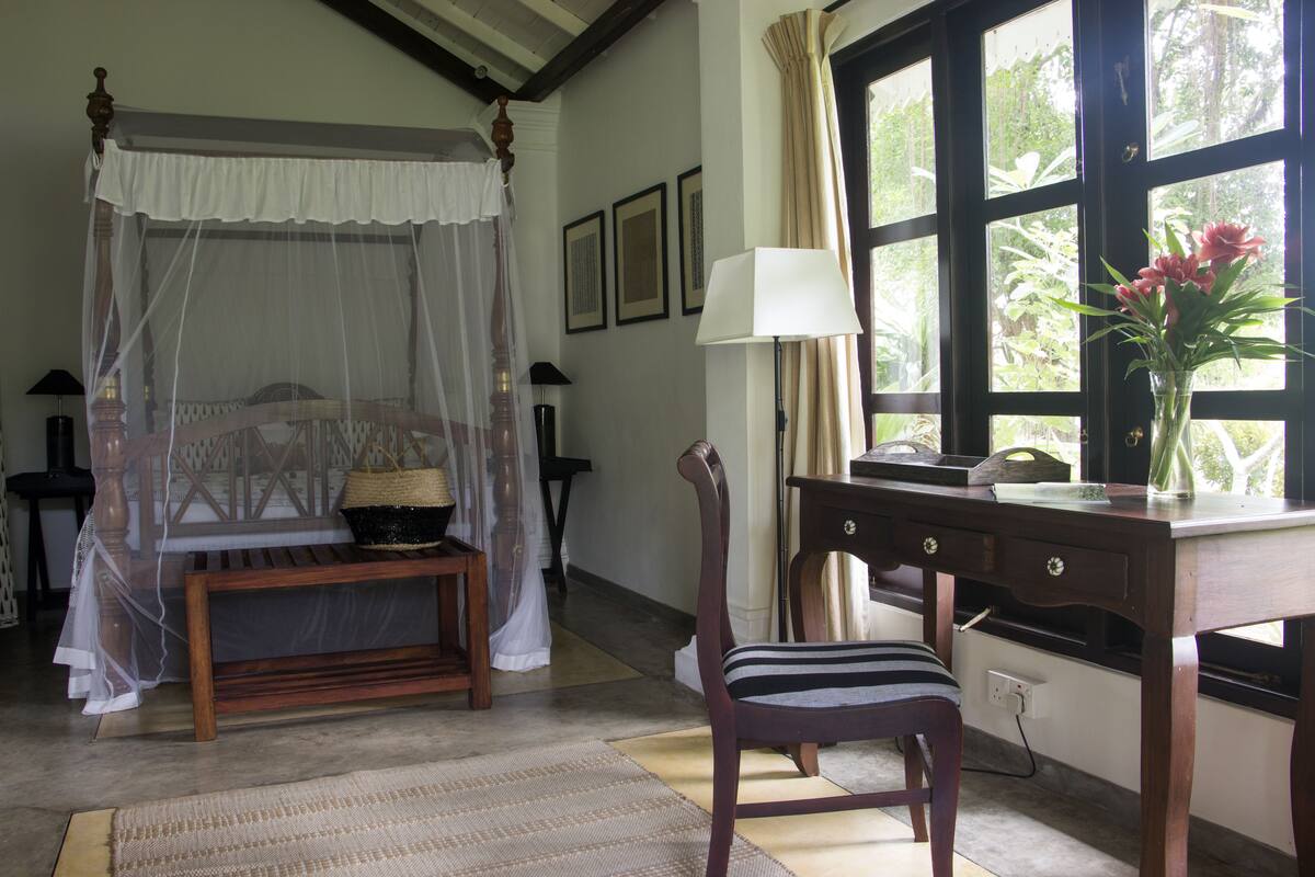 Garden House Room 6 | In-room safe, desk, soundproofing, iron/ironing board (on request)