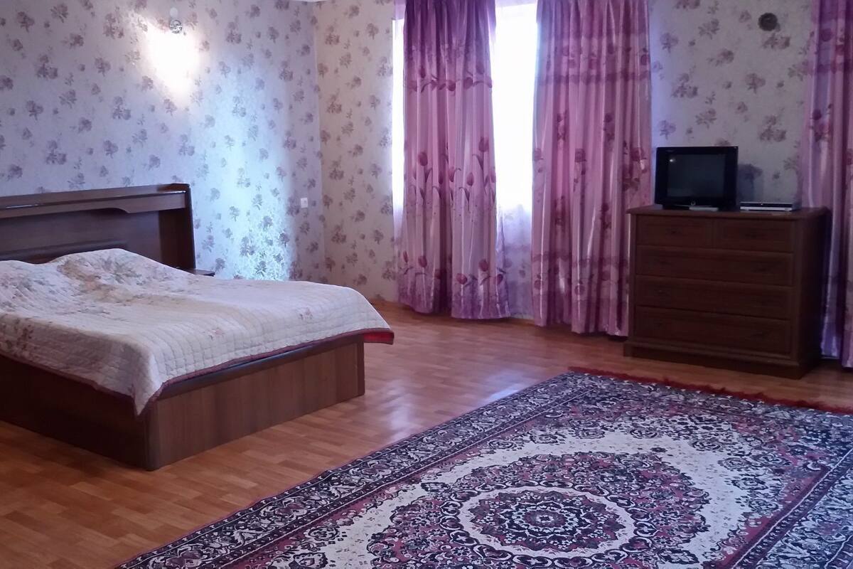 Grand-Doppelzimmer | Zimmersafe, Bügeleisen/Bügelbrett, kostenloses WLAN, Bettwäsche