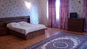 In-room safe, iron/ironing board, free WiFi, bed sheets