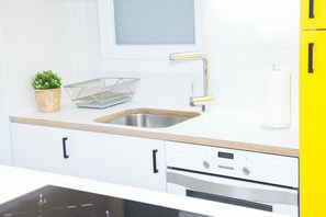 Private kitchen - Fully Renovated Modern Beauty in Athens (Athens)