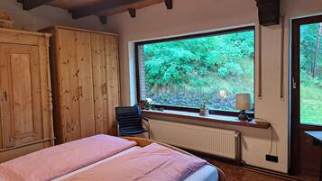 3 Schlafzimmer, Bügeleisen/Bügelbrett, Reisekinderbett, WLAN